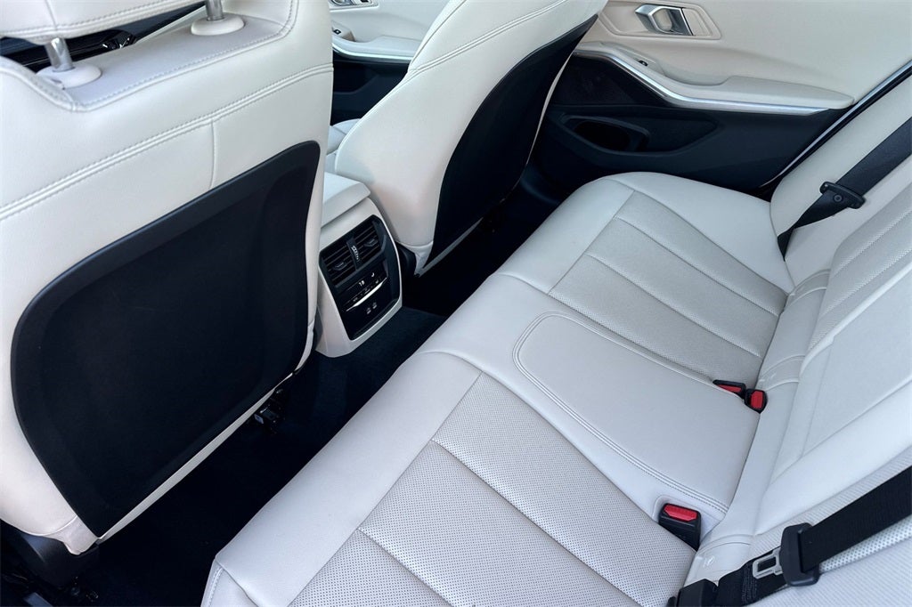 2025 BMW 3 Series 330i