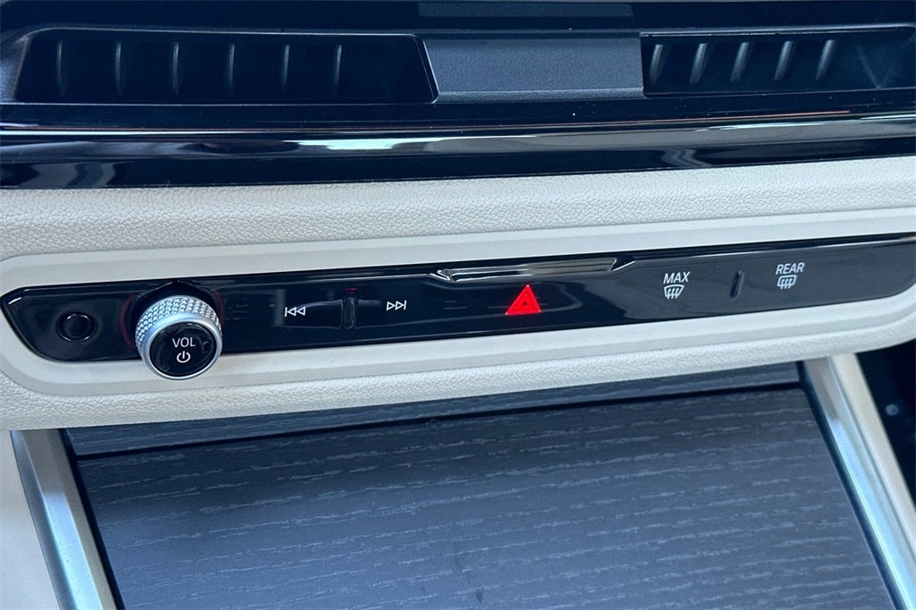 2025 BMW 3 Series 330i