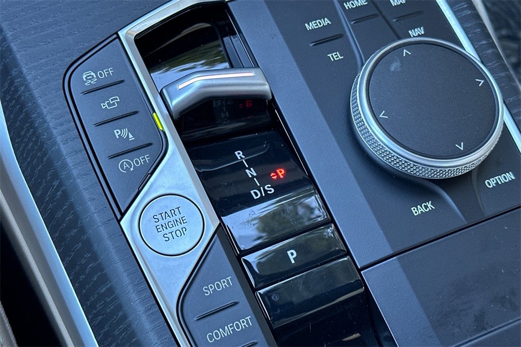 2025 BMW 3 Series 330i