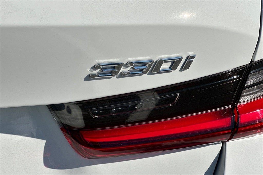 2025 BMW 3 Series 330i