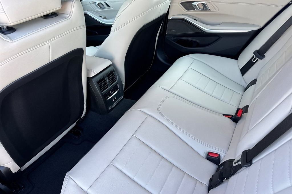 2026 BMW 3 Series 330i