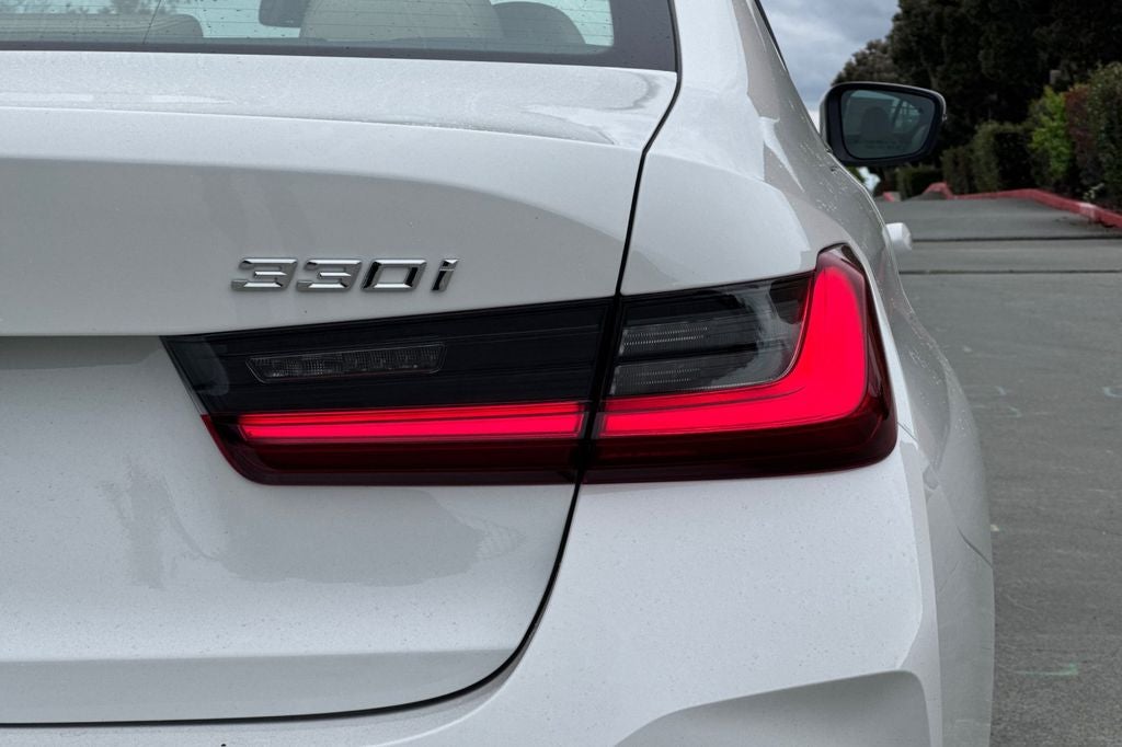 2026 BMW 3 Series 330i
