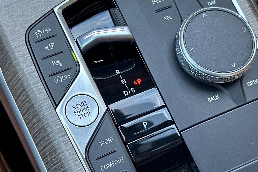 2025 BMW 3 Series 330i