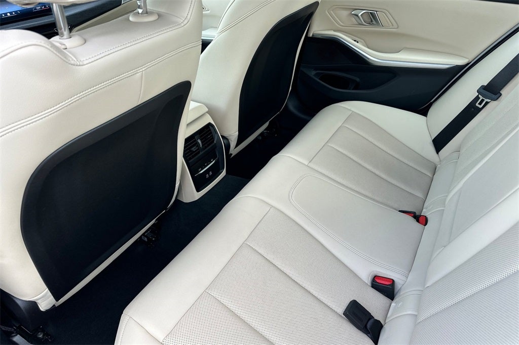 2025 BMW 3 Series 330i