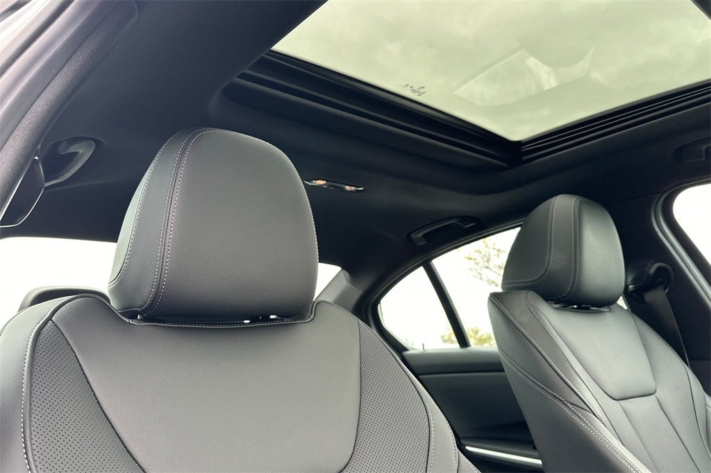 2025 BMW 3 Series 330i