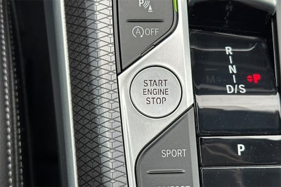 2025 BMW 3 Series 330i