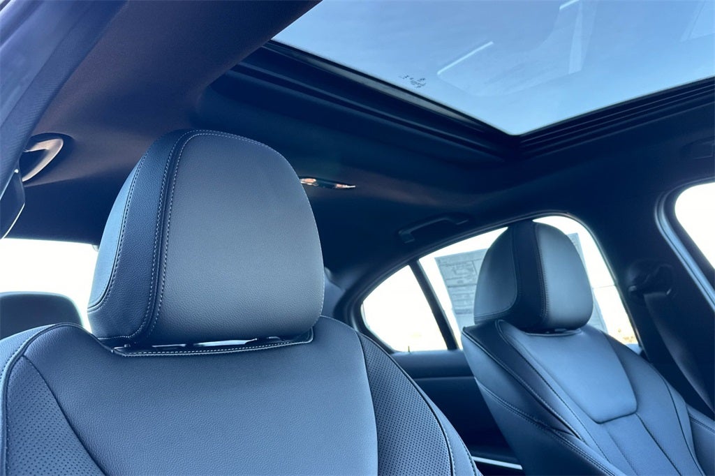 2026 BMW 3 Series 330i