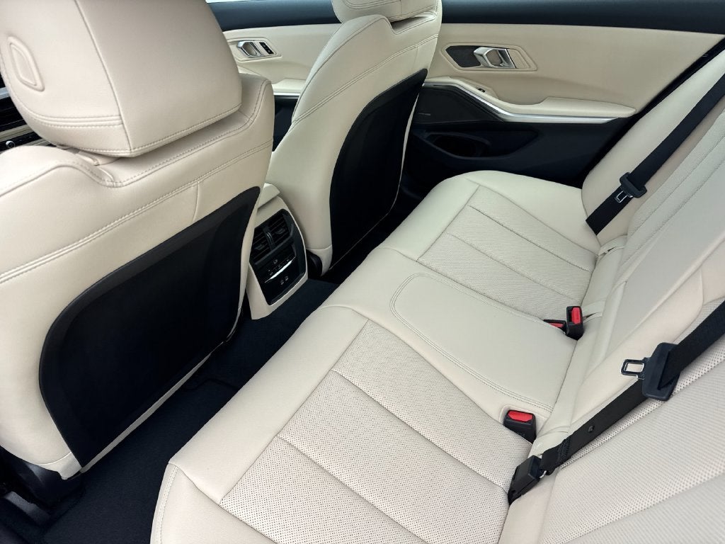 2026 BMW 3 Series 330i