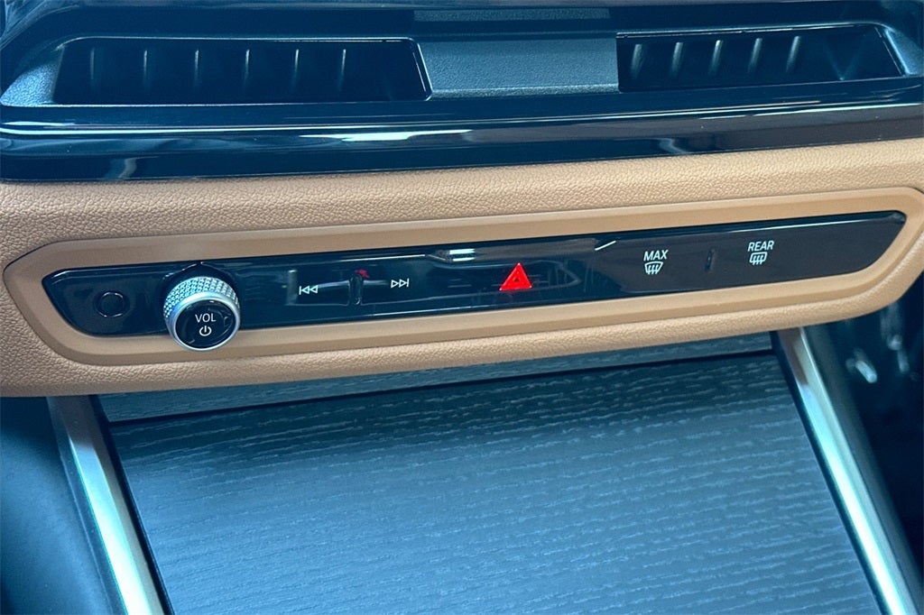 2025 BMW 3 Series 330i