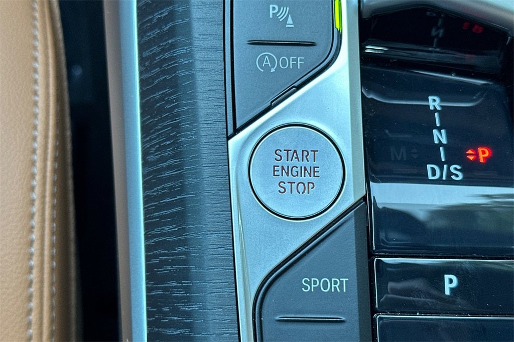 2025 BMW 3 Series 330i