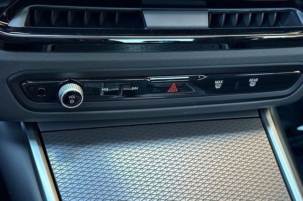 2025 BMW 3 Series 330i
