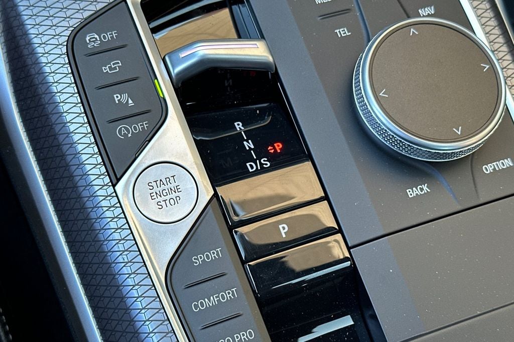 2025 BMW 3 Series 330i