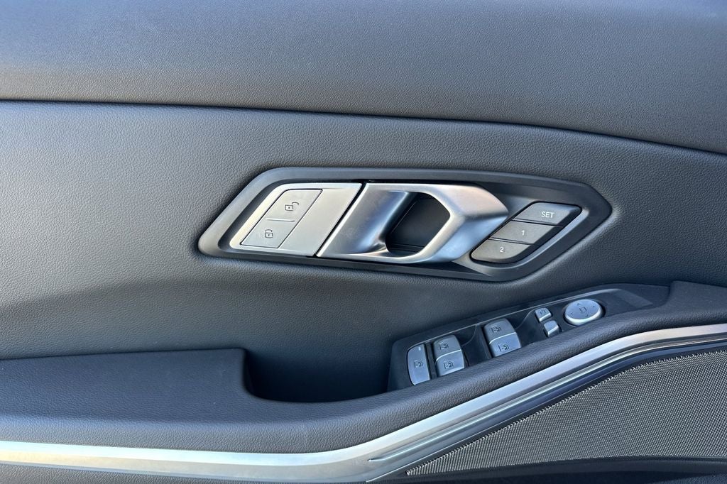 2025 BMW 3 Series 330i