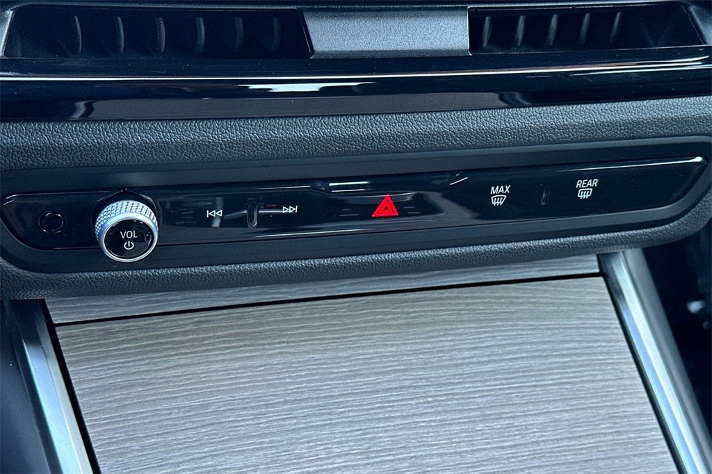 2025 BMW 3 Series 330i