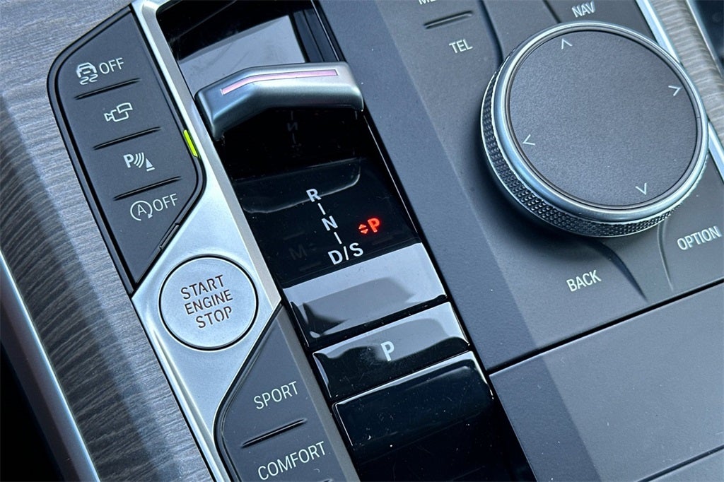 2025 BMW 3 Series 330i