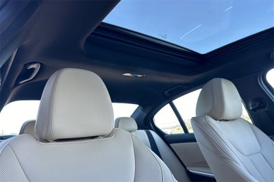 2025 BMW 3 Series 330i