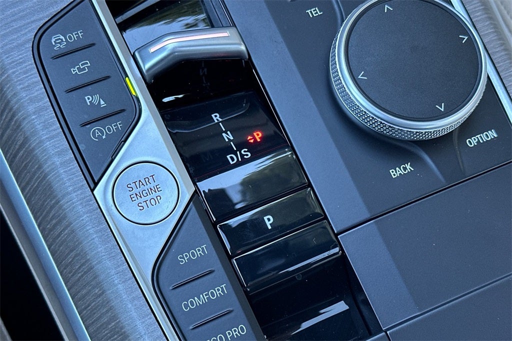 2025 BMW 3 Series 330i