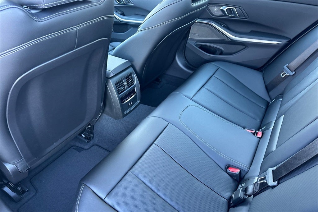 2026 BMW 3 Series 330i