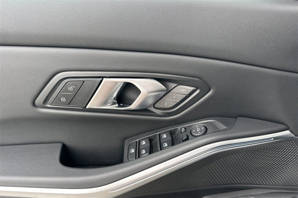 2025 BMW 3 Series 330i