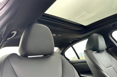 2025 BMW 3 Series 330i