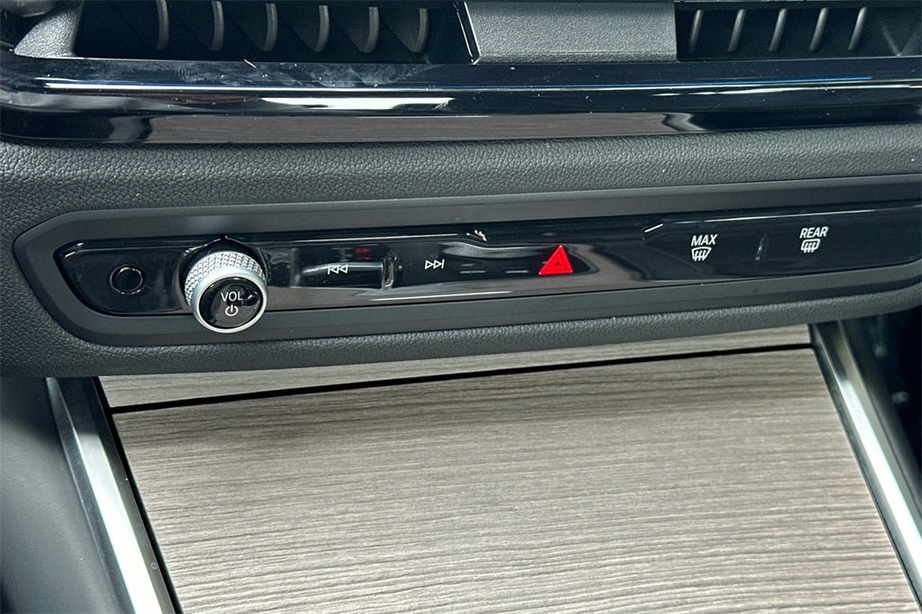 2025 BMW 3 Series 330i