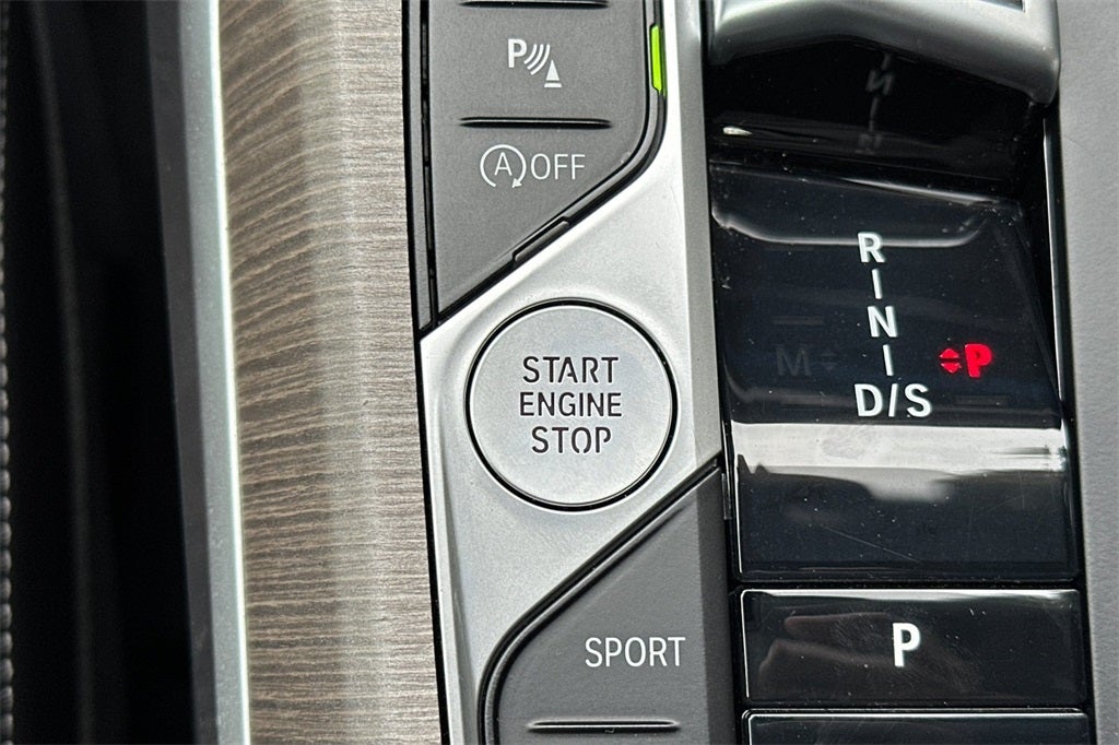 2025 BMW 3 Series 330i