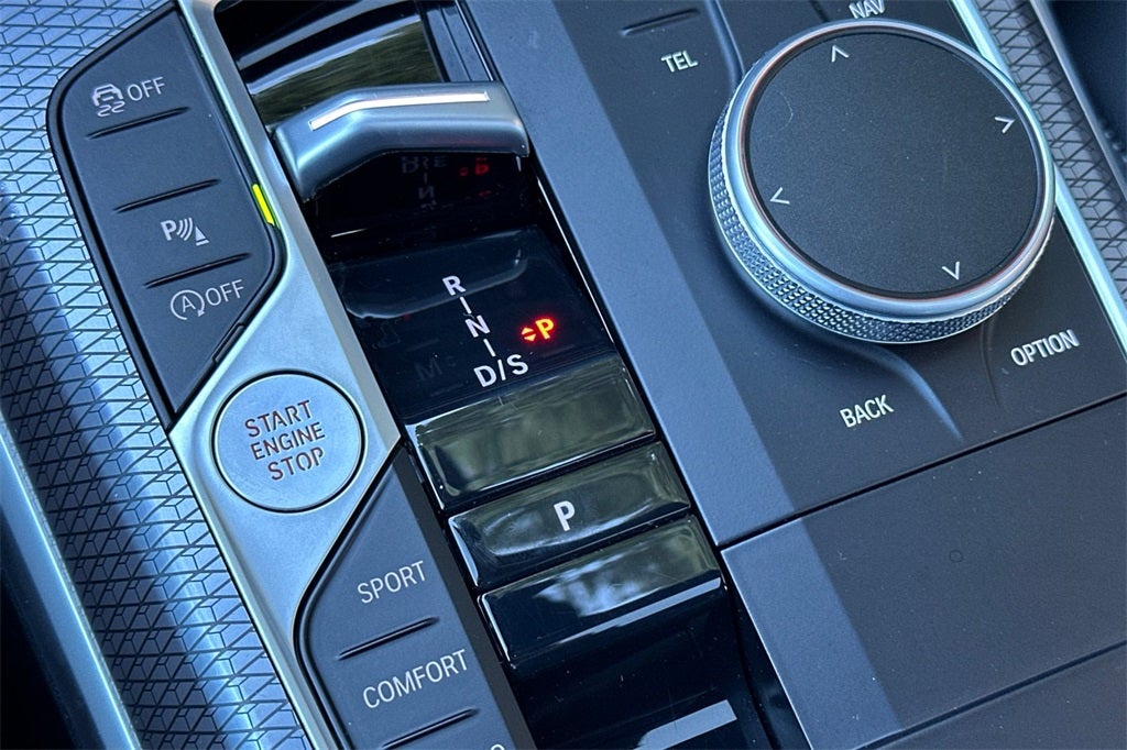 2025 BMW 3 Series 330i