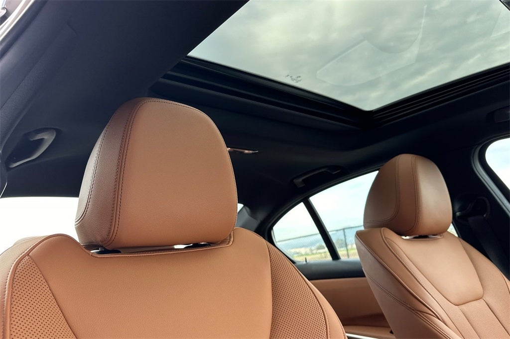 2023 BMW 3 Series 330i