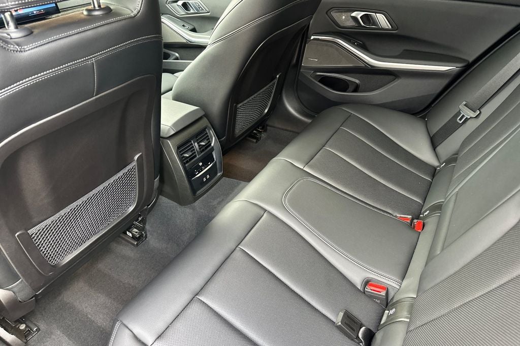 2023 BMW 3 Series 330i