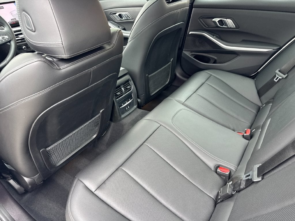 2023 BMW 3 Series 330i