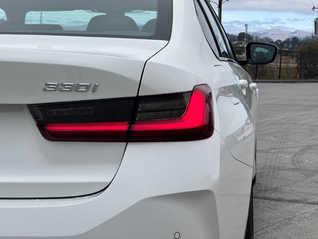 2023 BMW 3 Series 330i