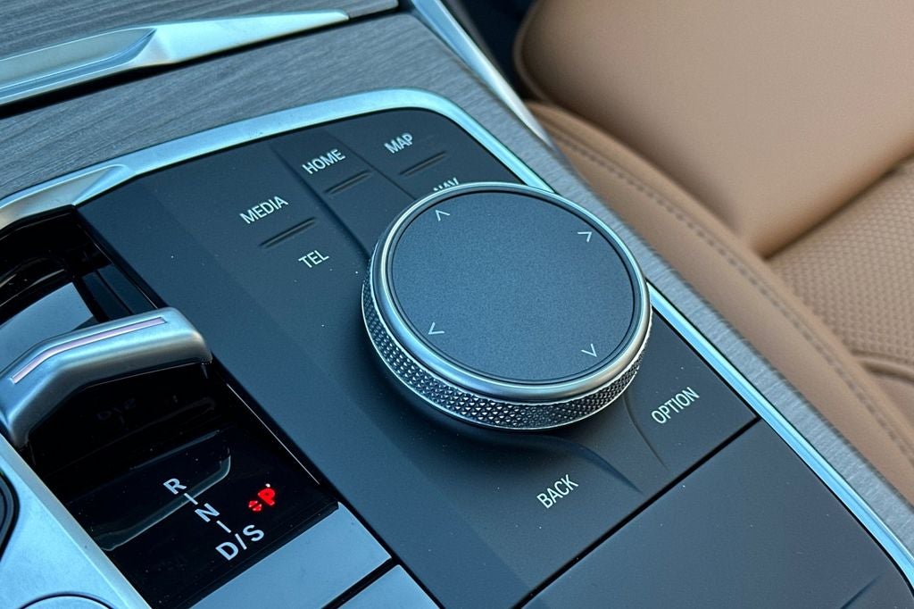 2025 BMW 3 Series 330i xDrive