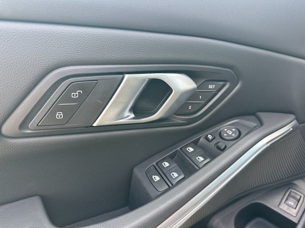 2025 BMW 3 Series 330i xDrive