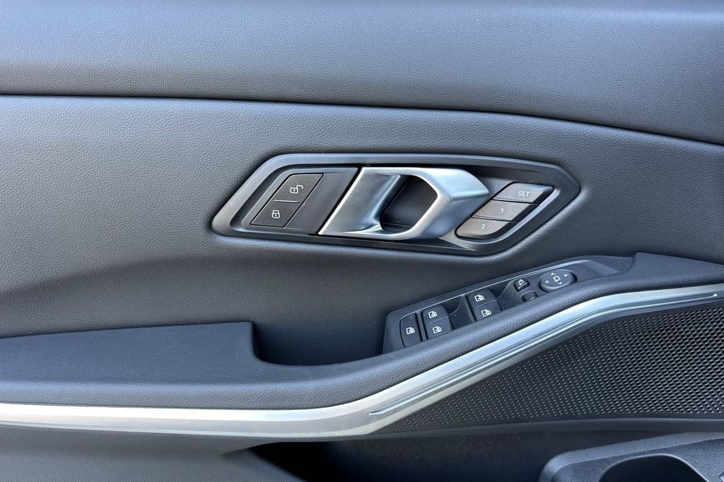 2025 BMW 3 Series 330i xDrive