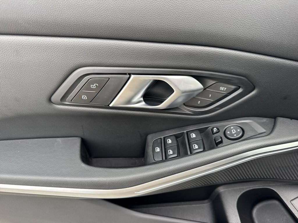 2025 BMW 3 Series 330i xDrive
