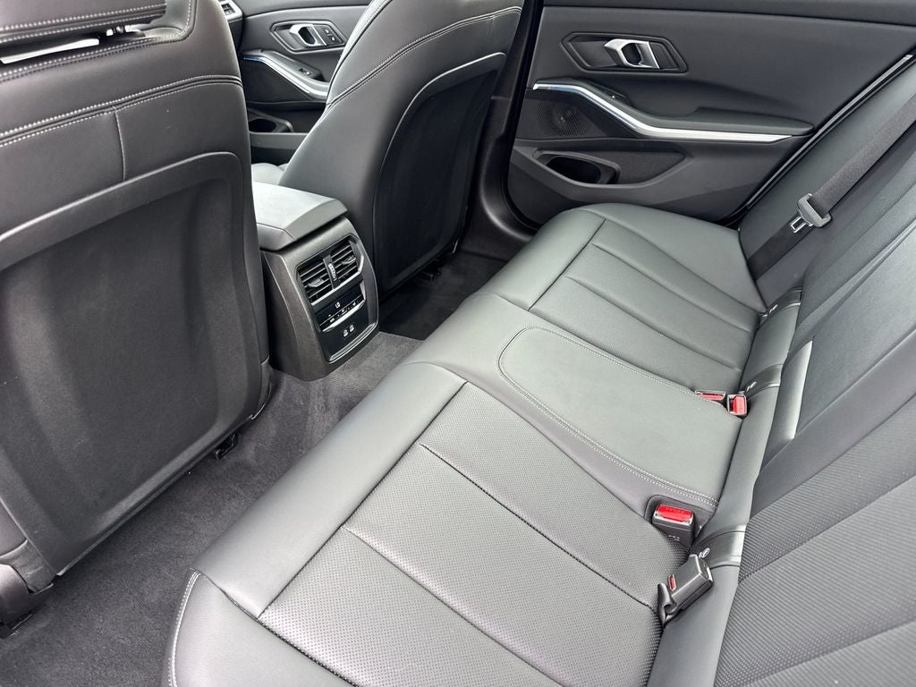 2025 BMW 3 Series 330i xDrive