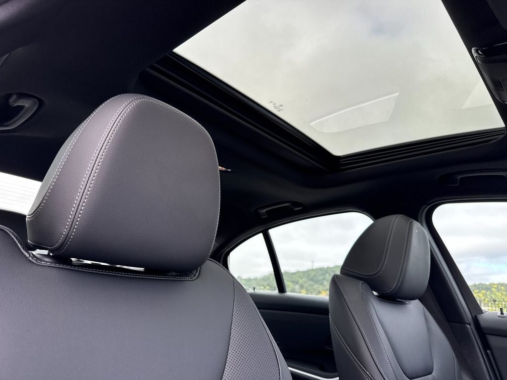2025 BMW 3 Series 330i xDrive