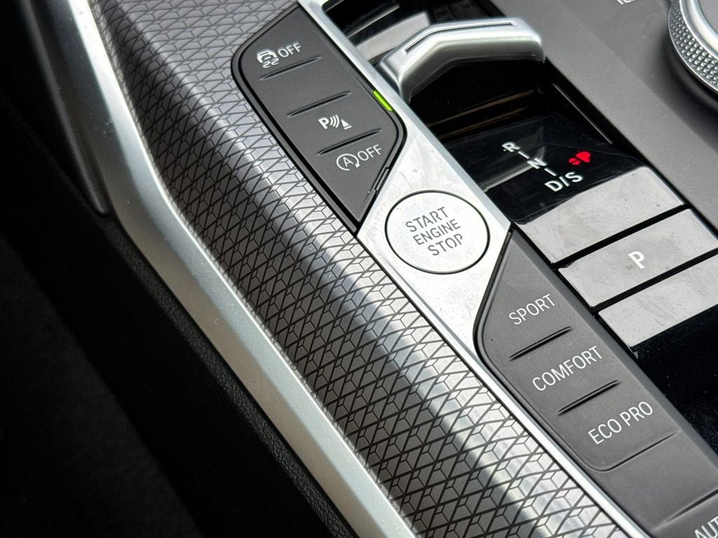 2025 BMW 3 Series 330i xDrive