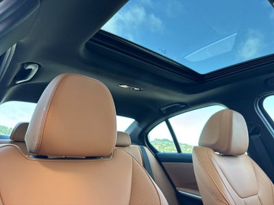 2025 BMW 3 Series 330i xDrive