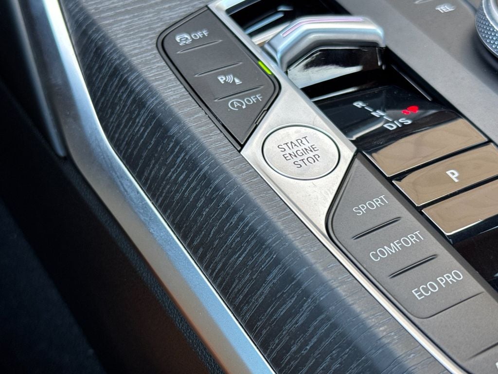 2025 BMW 3 Series 330i xDrive