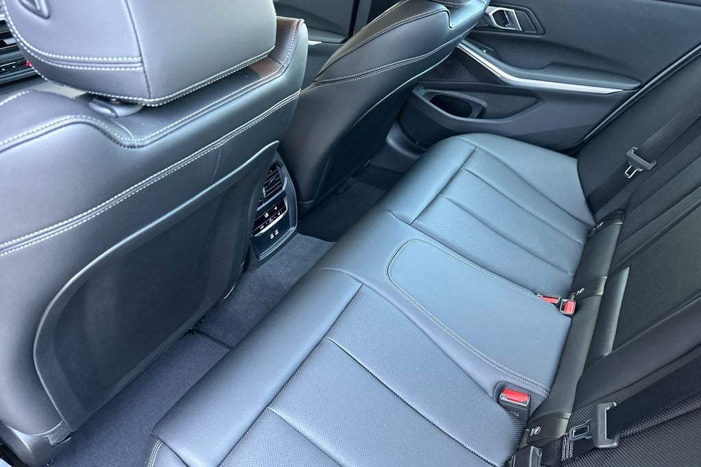 2025 BMW 3 Series 330i xDrive