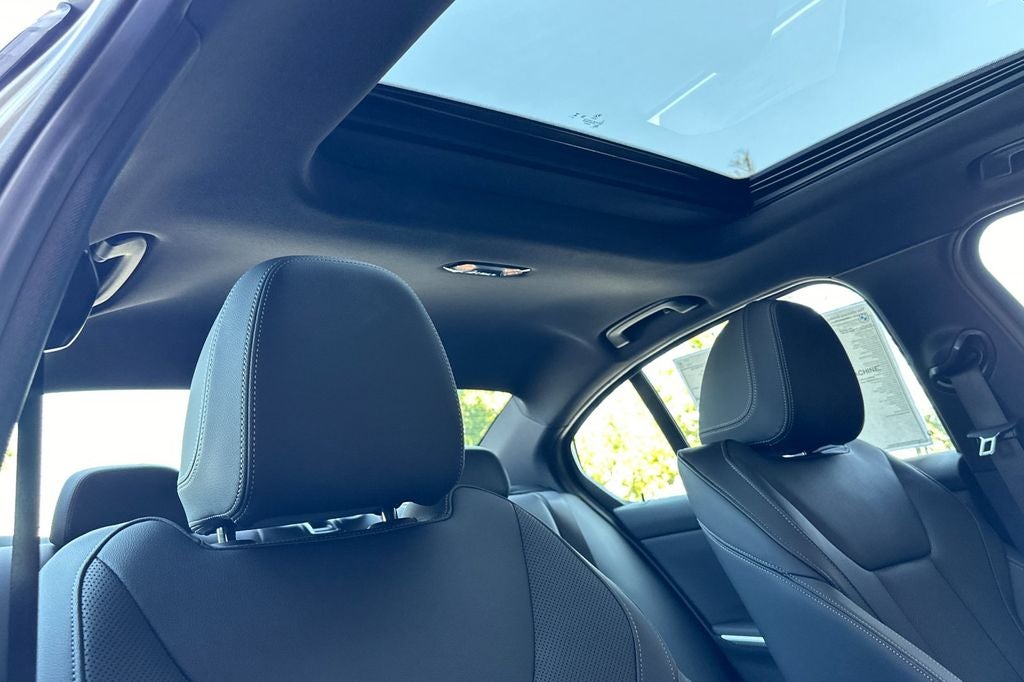 2025 BMW 3 Series 330i xDrive