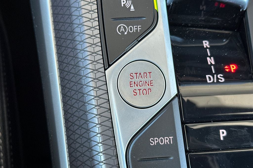 2025 BMW 3 Series 330i xDrive