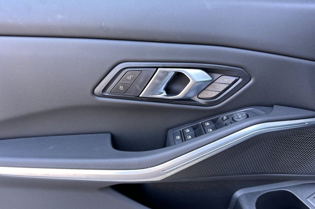 2025 BMW 3 Series 330i xDrive