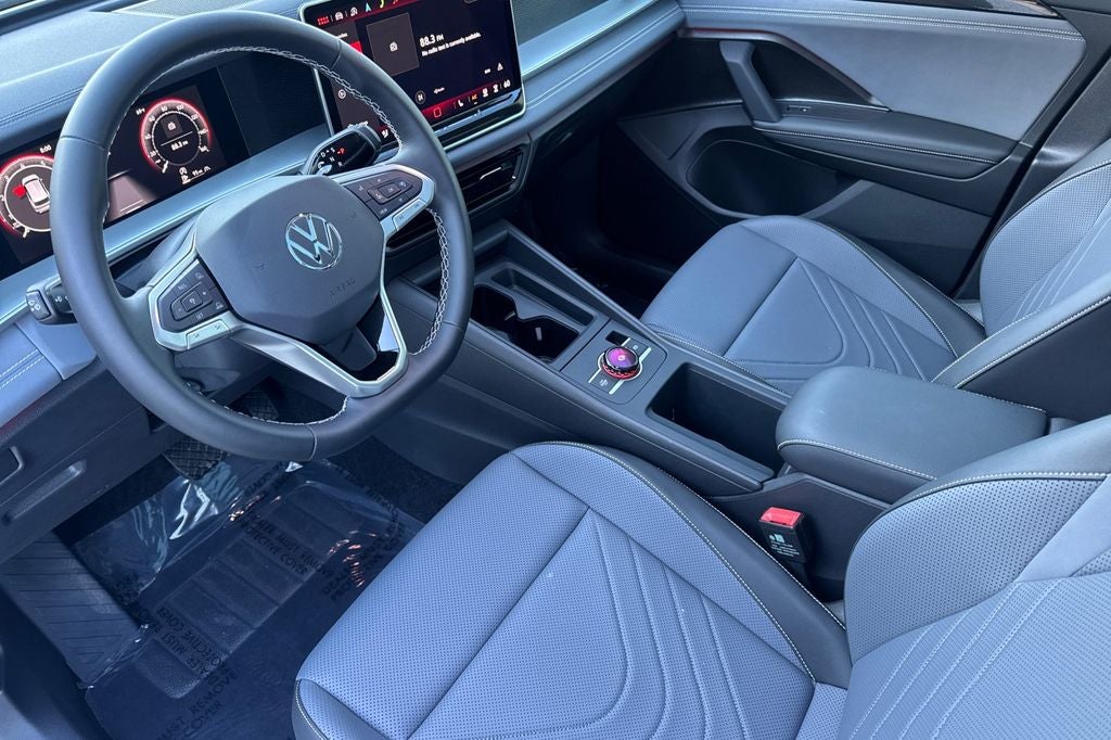 2025 Volkswagen Tiguan 2.0T SE