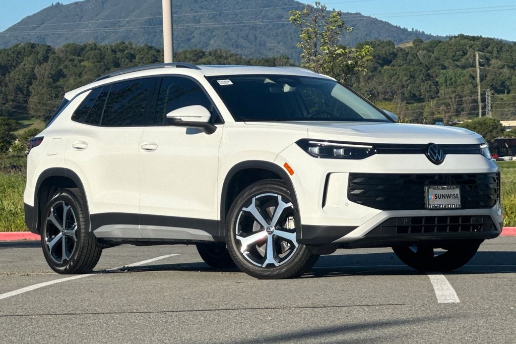 2025 Volkswagen Tiguan 2.0T SE