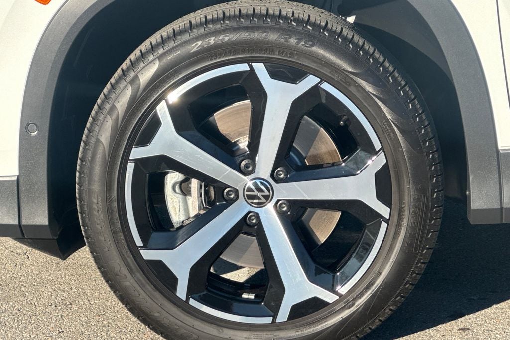 2025 Volkswagen Tiguan 2.0T SE