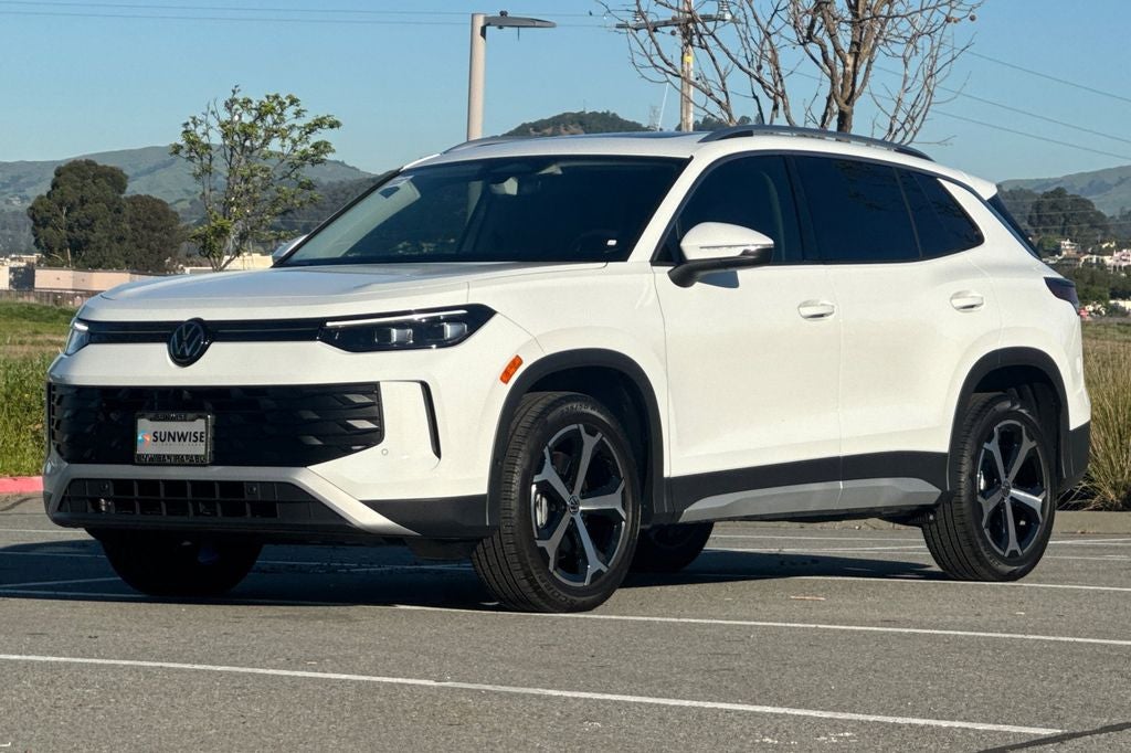 2025 Volkswagen Tiguan 2.0T SE