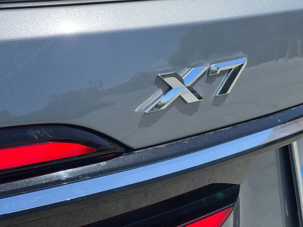 2025 BMW X7 xDrive40i