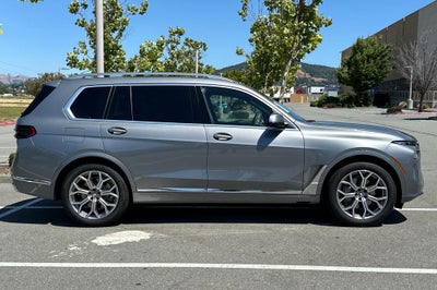 2025 BMW X7 xDrive40i